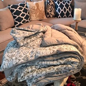 Pottery barn teen queen comforter
